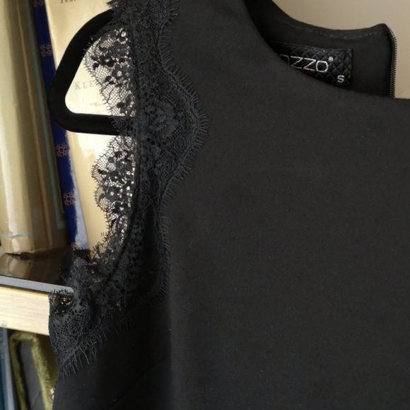 Black sleeveless sheath dress - Picture 2 of 12